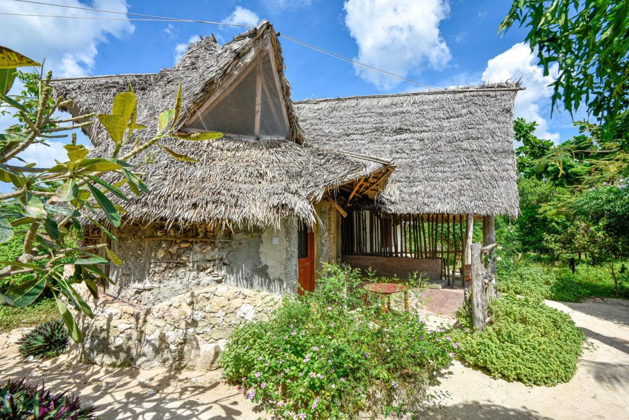 אכסניה Afya Village At The Sea
